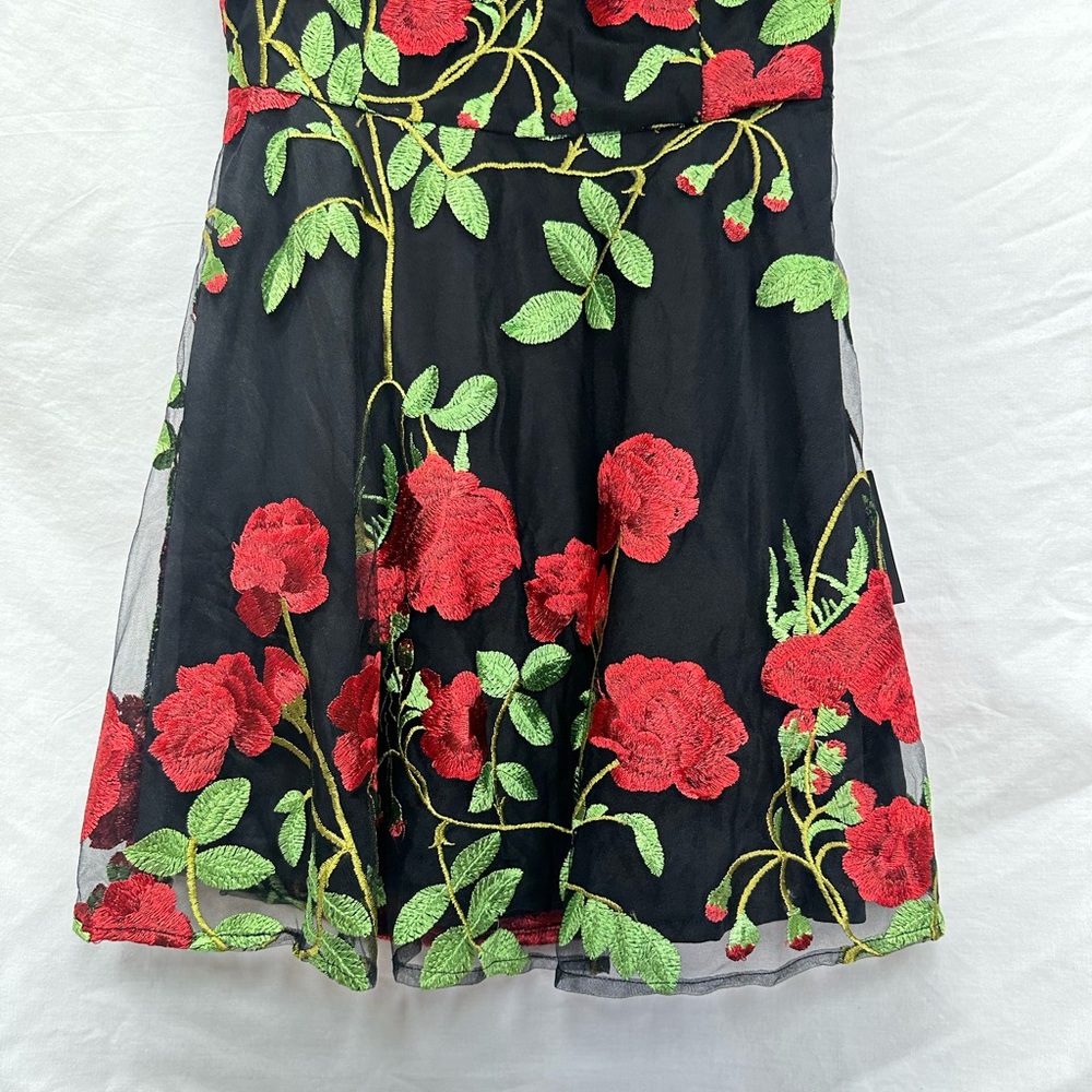 NWT LuLu’s Blissful Bouquet Black Floral Embroidered Ruffled Mini Dress Size S - Picture 10 of 16
